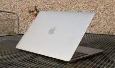 苹果MacBook Ultra首发全新OLED：Mini-LED落幕
