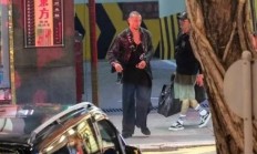 吴彦祖为拍《九龙城寨》剃头：光头小胡子凶悍难敌！