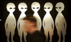 美国官方要泄UFO猛料！藏了几十年的秘密要瞒不住了