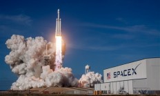 SpaceX完成750亿美元史上最大IPO：马斯克成人类首位万亿富翁