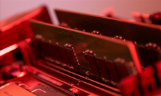 戴尔CEO预警：2028年AI内存需求将激增625倍 供应短缺难解