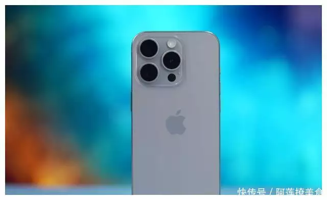 一点武德也不讲，iPhone 15 Pro跌破6400元，网友：又买早了他曾是一快递员，因长相帅气被杨幂发现，现成为名偶像明星 第2张