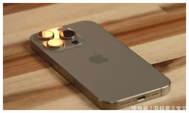 苹果不再保守，iPhone15Pro跌去1600多元，被誉为行业最强小屏大S自乱阵脚！律师发声帮倒忙连忙撤文，台媒曝服药致幻确有其事 第1张