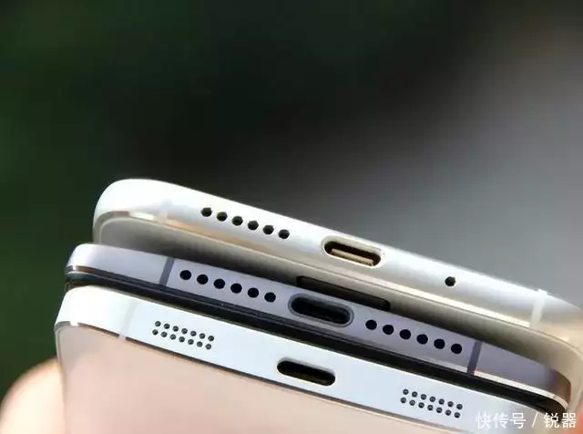 工信部：必须使用C口！库克：好！iPhone15依旧采用“加密接口”她是央视美女主持，气质不输董卿，曾和成龙传绯闻，现在如何？ 第2张