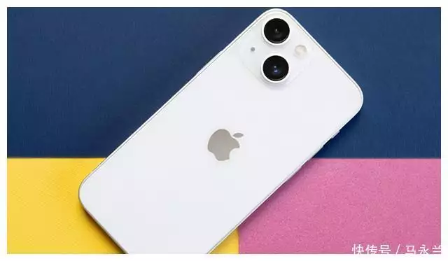 多款iphone降价（苹果手机全线降价，这4款iPhone值得“捡漏”，价格跌到了冰点!河南一羊驼被哈士奇带进沟里，气得疯狂吐口水：动物界的爱恨情仇） 第4张