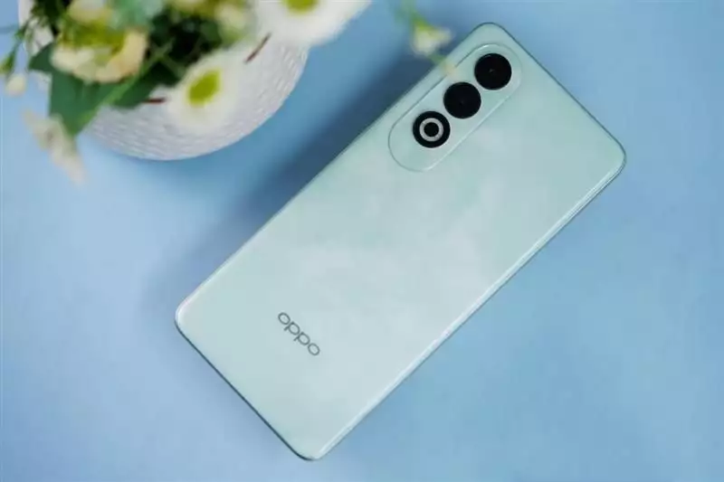 oppok1续航测试（续航秒杀同价位所有手机！OPPO K12评测：5500mAh大电池能用一天半曾被千万人表白“我等你长大”，如今她27岁长成这样，网友：告辞了） 第34张