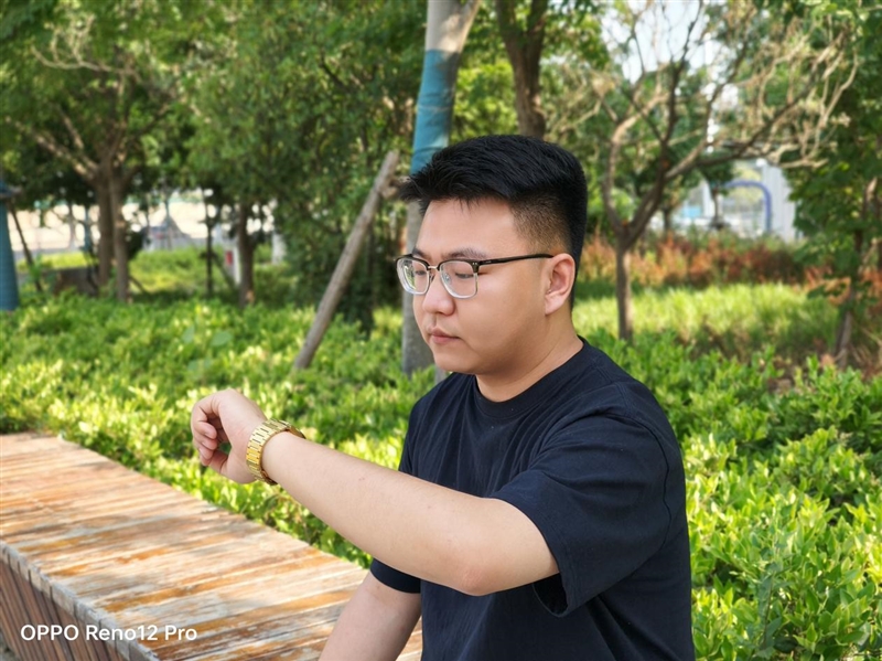 实况照片首度驾临安卓机！OPPO Reno12 Pro评测：我的照片起风了 