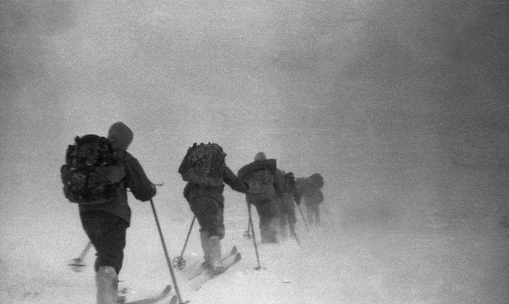 九名登山者离奇死亡，历史上最离奇、恐怖的山难，至今仍是一个谜  九名登山者离奇死亡 第3张