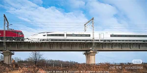 极速450km/h！CR450复兴号原型车露面：车头极其科幻 CR450复兴号原型车 第4张