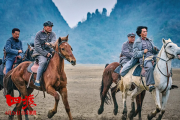电影《四渡》上映首日超预期 预测票房上调至2.3亿元
