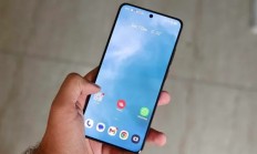 真我Neo7 Turbo入网：天玑9400e透明手机 同档罕见