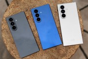 三星Galaxy Z Fold7图赏：全球最轻大折叠 比iPhone 16 Pro Max还要轻