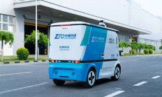 无人驾驶快递车发生事故后 责任谁来担？专家详解