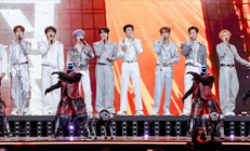 宇树机器人台上热舞 台下舞王四脸看懵 黄渤白敬亭被赶上架赛博斗舞