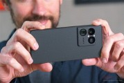 索尼：万元旗舰Xperia 1 VIII卖爆 SD存储卡槽+3.5毫米耳机孔是推力
