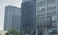 “狗啃的” 楼梯 网上酷炫的宇树 现实里是这个样的