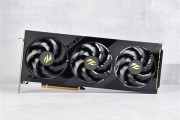 影驰RTX 5060魔刃上手：磁吸RGB光效的50系甜点卡