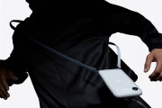苹果推出iPhone 17系列斜挎挂绳 售价479元：还有749元的保护壳