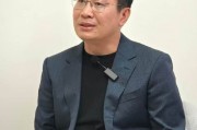 小米18 Fold真机亮相 卢伟冰：解决了大小折叠的痛点 将推动折叠屏市场翻倍增长