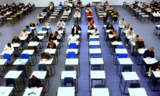 美国部分富人放弃传统学校：年费7.5万美元送孩子读AI私塾