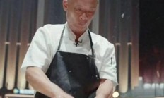 莫氏鸡煲《一饭封神2》首轮出局 评委：技术含量不高