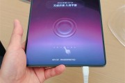 折痕没了！OPPO Find N6登陆线下门店 网友：这才叫无印良品