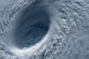 17级台风“桦加沙”明日登陆广东！多地宣布停课停工停产停运停业