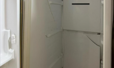 14岁男孩痴迷科学实验：把干冰放冰箱半夜引发爆炸