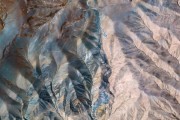 卫星俯瞰盘龙古道：帕米尔高原上的600道弯 仿佛一条巨龙
