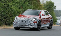 奔驰最亲民纯电SUV！全新AMG GLA路试谍照曝光：680马力对标宝马iX3 M