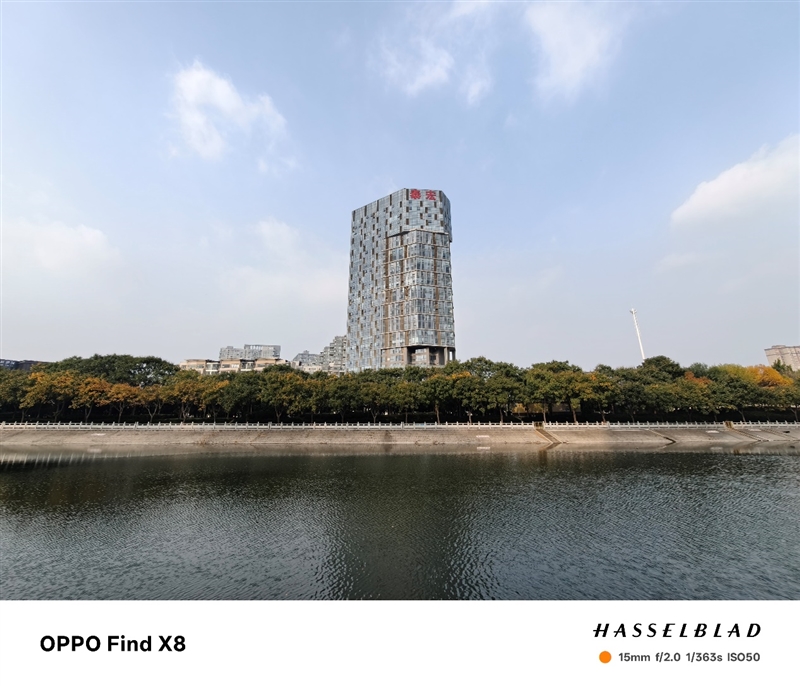 果里果气的直屏旗舰！OPPO Find X8深度评测：抬手就出片的抓拍氛围感神器 OPPO X8评测 第34张