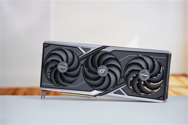 百帧游戏利器！七彩虹iGame RTX 5070 Ti Vulcan OC图赏 七彩虹iGame 第1张