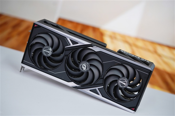 百帧游戏利器！七彩虹iGame RTX 5070 Ti Vulcan OC图赏 七彩虹iGame 第3张