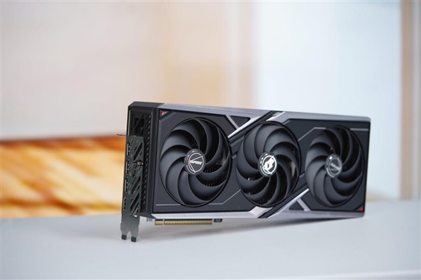 百帧游戏利器！七彩虹iGame RTX 5070 Ti Vulcan OC图赏 七彩虹iGame 第6张