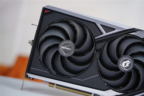 百帧游戏利器！七彩虹iGame RTX 5070 Ti Vulcan OC图赏 七彩虹iGame 第9张