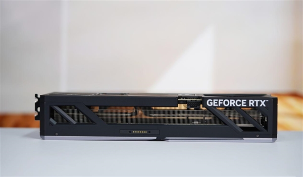 百帧游戏利器！七彩虹iGame RTX 5070 Ti Vulcan OC图赏 七彩虹iGame 第11张