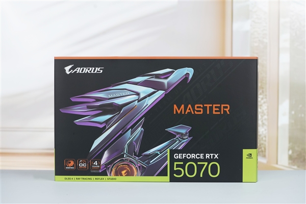 自带炫酷色彩！技嘉RTX 5070 MASTER显卡图赏 技嘉RTX MASTER显卡 第20张