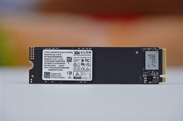 长江存储宣布三款全新SSD：PCIe 5.0走入主流、QLC跑到7GB/s 长江存储 PCIe 5.0 第7张