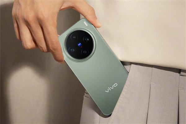 全球首款天玑9500小屏旗舰!vivo X300曝光 vivo X300 第2张 全球首款天玑9500小屏旗舰!vivo X300曝光 vivo X300 第2张