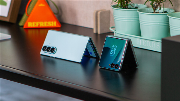 三星Galaxy Z Fold7图赏:全球最轻大折叠 比iPhone 16 Pro Max还要轻 Fold7 第5张 三星Galaxy Z Fold7图赏:全球最轻大折叠 比iPhone 16 Pro Max还要轻 Fold7 第5张