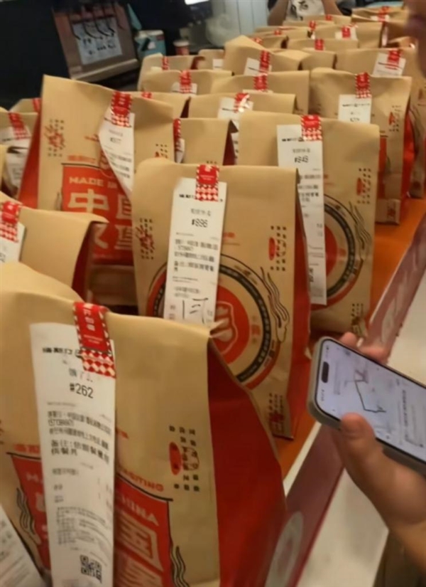 大爆单!外卖大战补贴升级 部分骑手时薪超百元 外卖大战 第1张 大爆单!外卖大战补贴升级 部分骑手时薪超百元 外卖大战 第1张