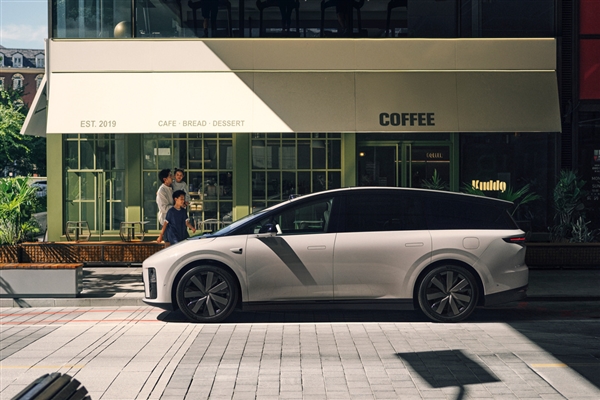 再次定义纯电SUV!李想回应理想i8造型像MPV 纯电SUV 理想i8 第1张 再次定义纯电SUV!李想回应理想i8造型像MPV 纯电SUV 理想i8 第1张