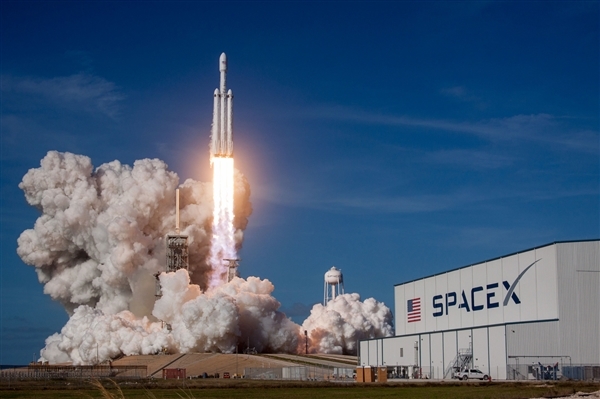 马斯克的“火星速度”代价：SpaceX星舰基地工伤率达行业6倍 SpaceX星舰基地工伤率达行业6倍 第1张