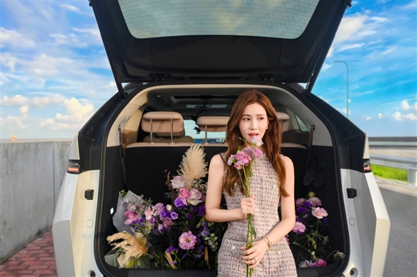 韩国氧气美女李多海喜提小鹏X9:还特意要去考中国驾照 李多海 第5张 韩国氧气美女李多海喜提小鹏X9:还特意要去考中国驾照 李多海 第5张
