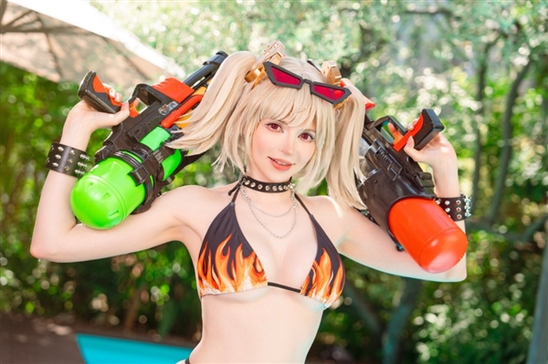 阿什莉体模Cos《合金装备3》EVA 穿开胸服完美还原 阿什莉体模 Cos 合金装备3 第14张