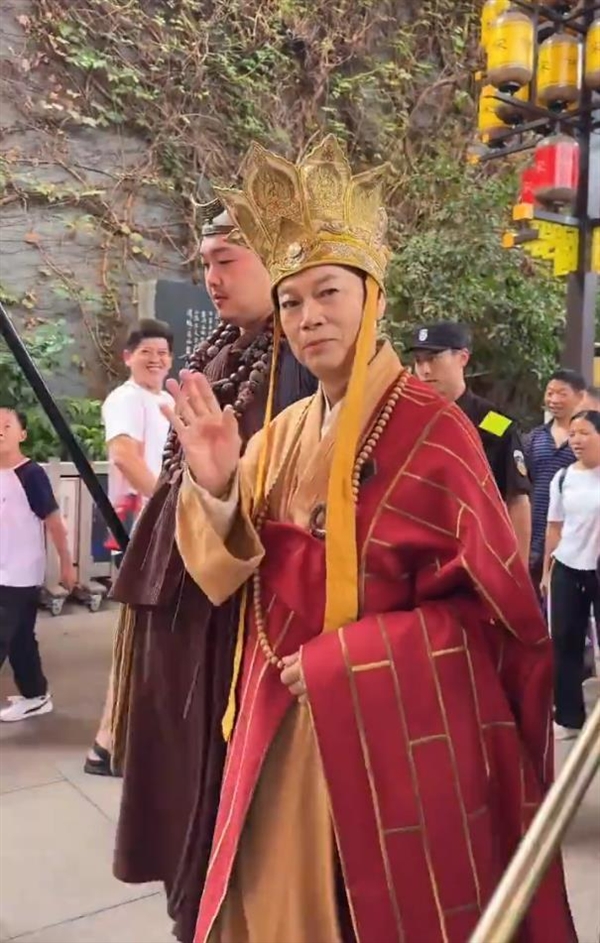 国庆长假多位老戏骨集体景区再“上岗”：大话西游唐僧、鸠摩智等重现经典角色 老戏骨集体景区再上岗 第1张