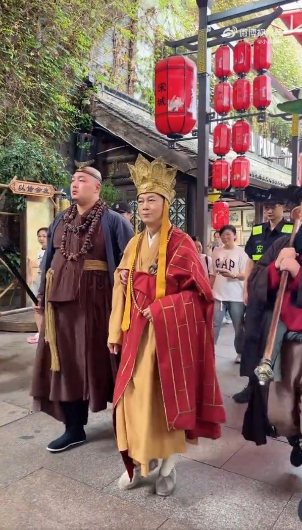 国庆长假多位老戏骨集体景区再“上岗”：大话西游唐僧、鸠摩智等重现经典角色 老戏骨集体景区再上岗 第2张
