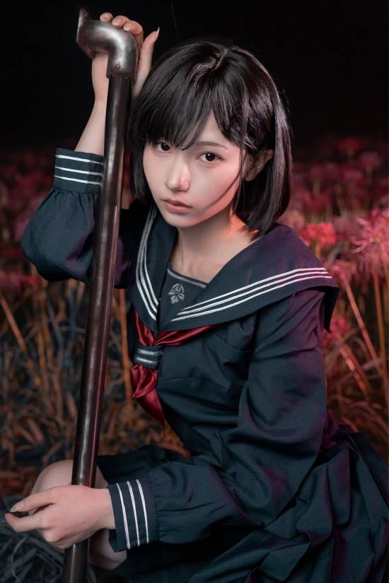 《寂静岭f》女主COS！裙子破损手拎水管 寂静岭f COS 第2张