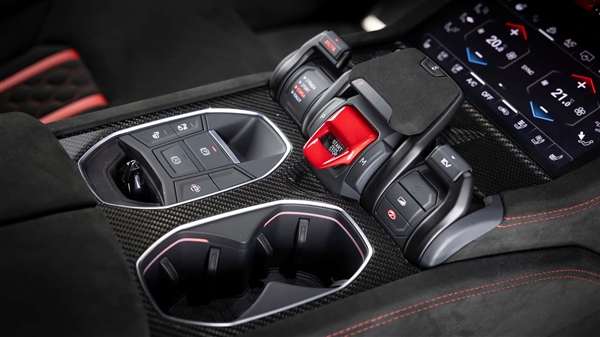 4.0T双涡轮V8插混动力！兰博基尼Urus SE Performante官图发布 兰博基尼Urus Performante 第9张