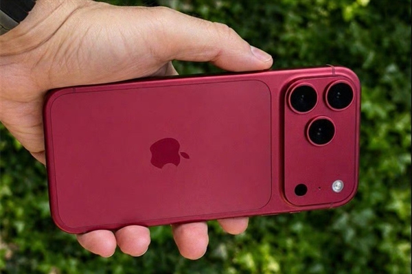 苹果开倒车！iPhone 18 Pro增厚2毫米：梦回乔布斯时期 iPhone Pro 第3张
